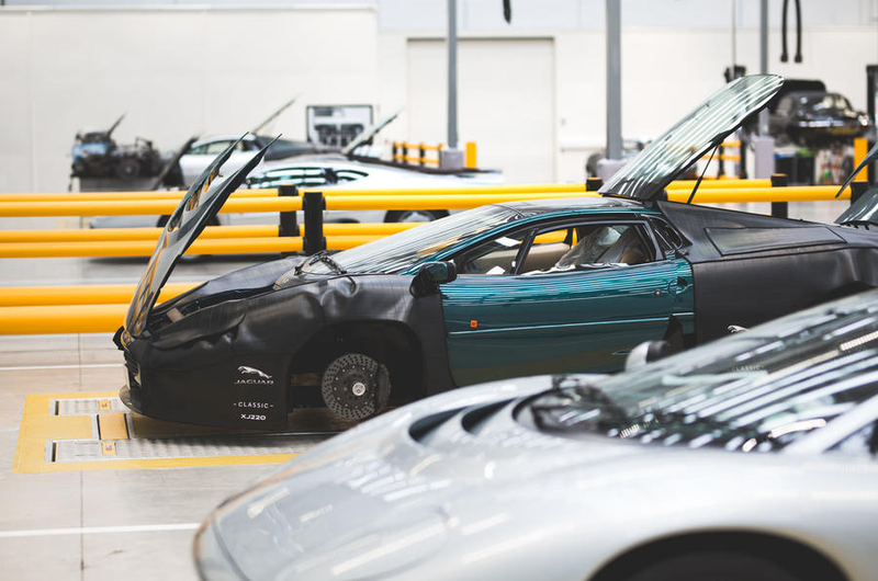 Illustration for article titled OMG, Jaguar land Rover, please let them do tours.